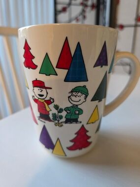 LIKE NEW Peanuts Mug with Charlie Brown & Linus—Red, Green, Blue, Purple, Yellow